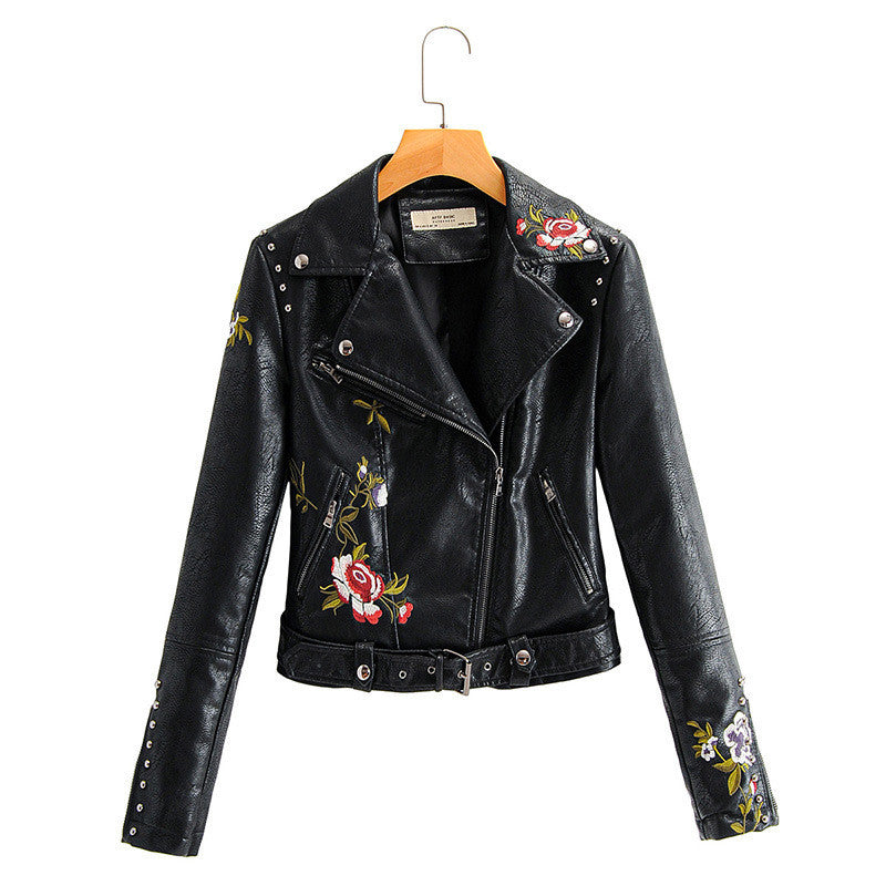 Chaqueta de cuero sintético bordada