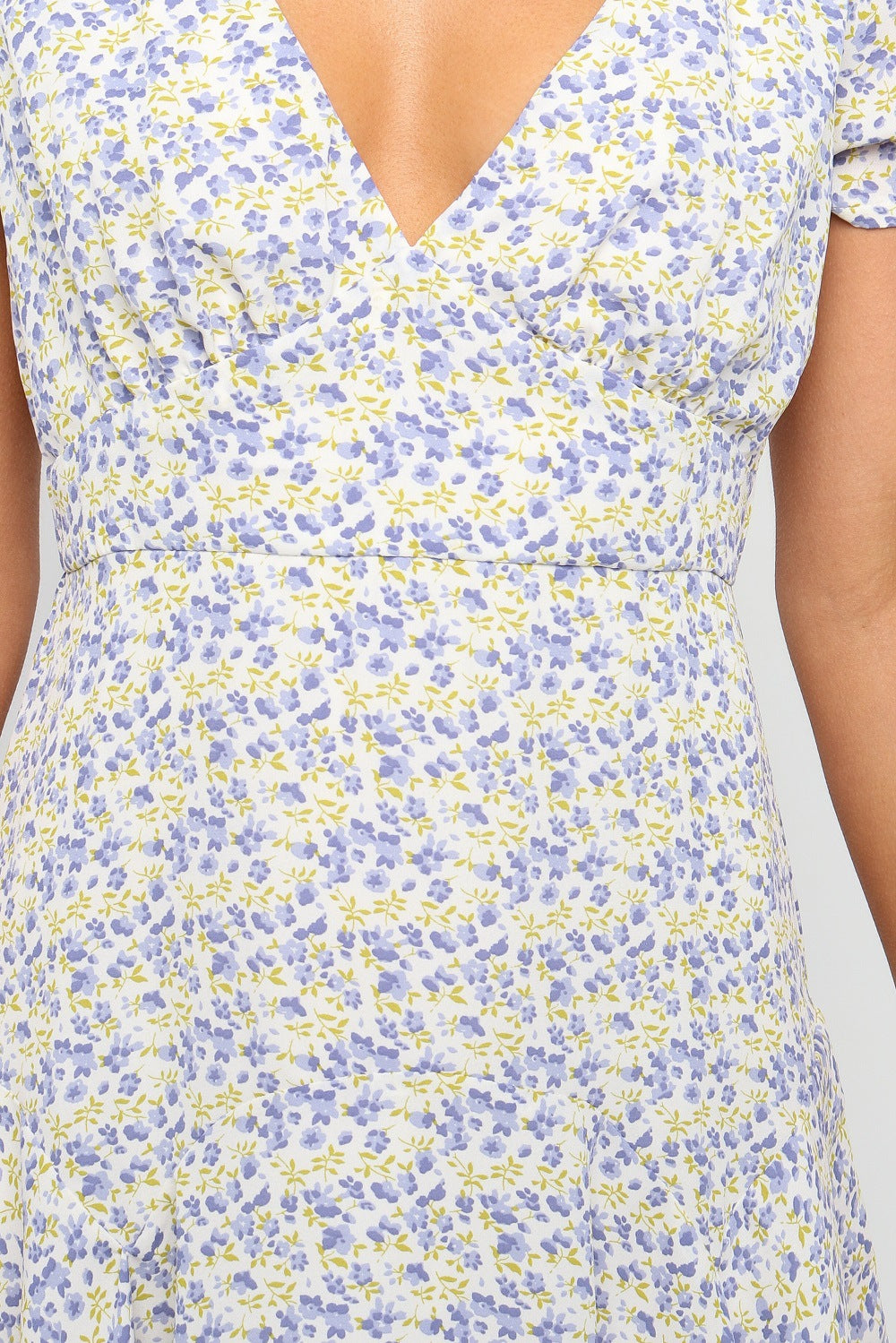 Akatonbo Sexy Deep V-Neck Short Sleeve Waist-Controlled Dress
