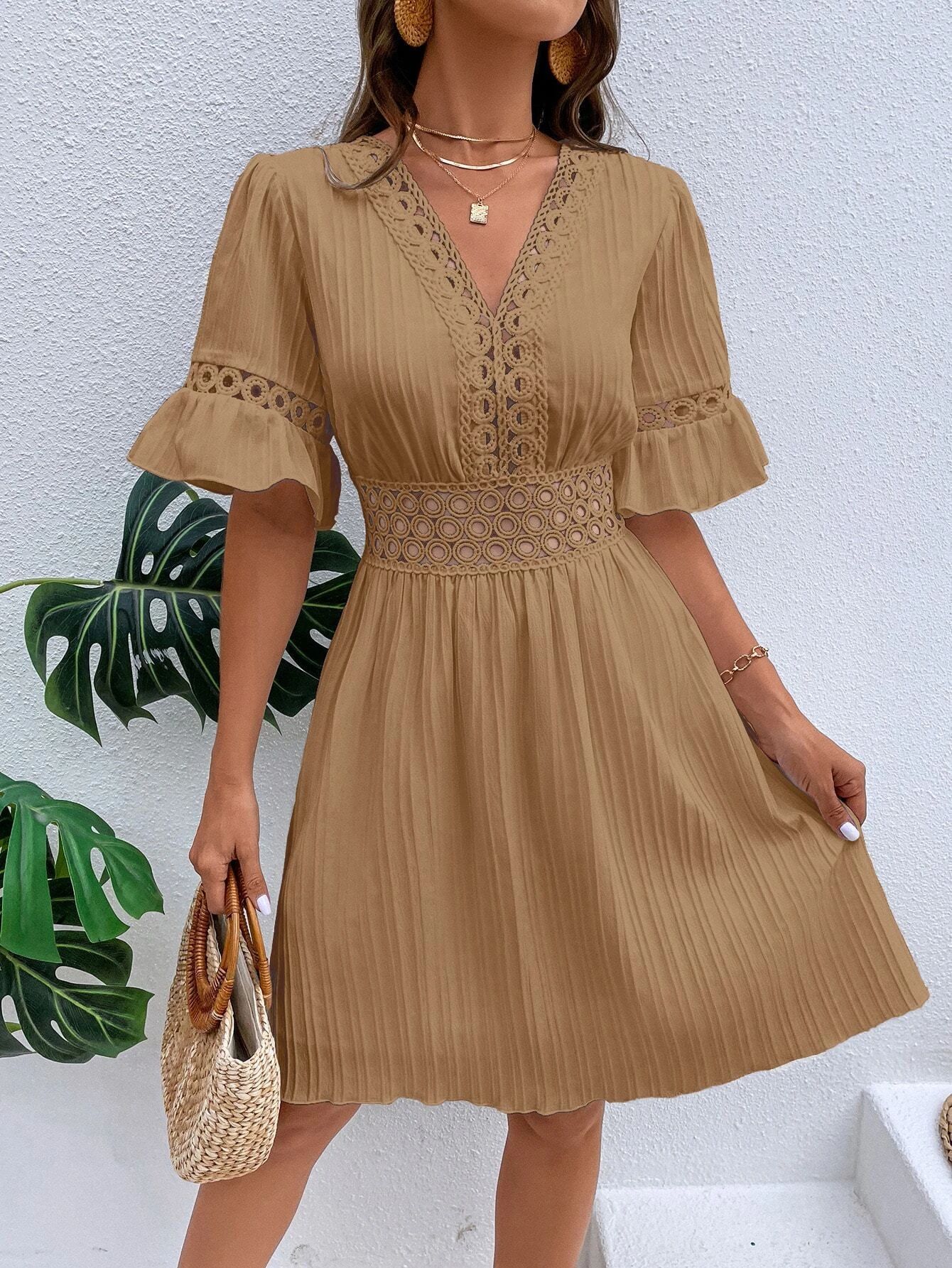 Vestido corto de verano y primavera con cuello en V y cordones