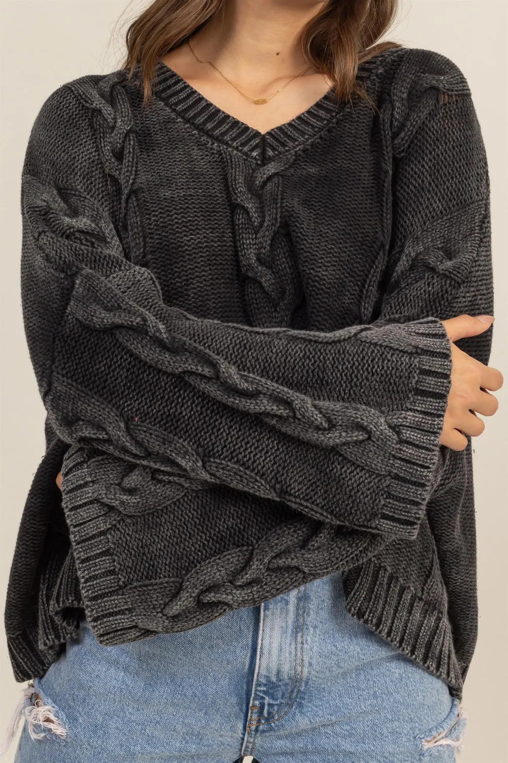 Pull surdimensionné Hyfve en tricot torsadé col en V et épaules tombantes