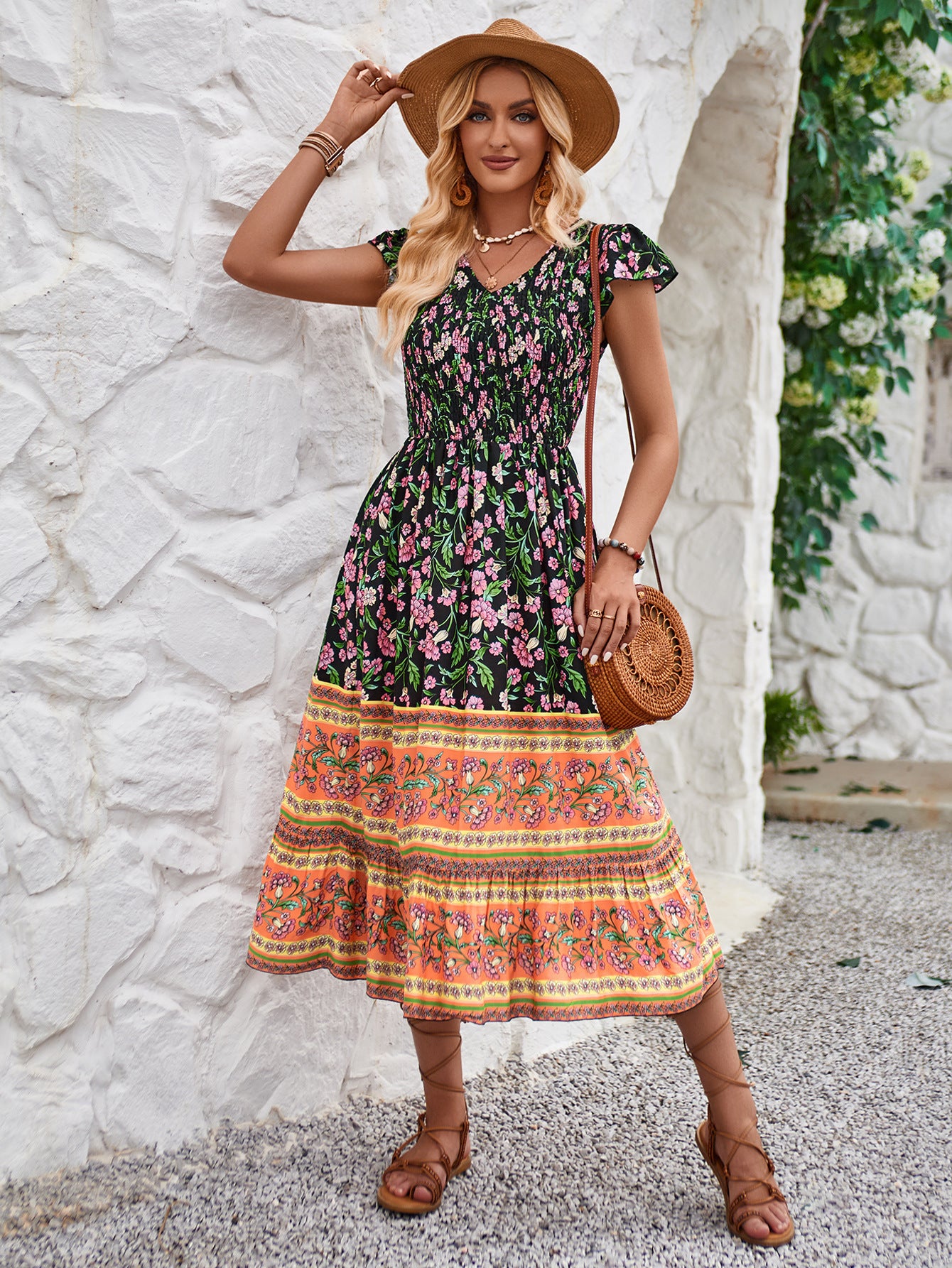 Nuevo vestido con cuello en V con estampado floral, vestido casual de verano sin mangas con volantes, vestido bohemio para playa y vacaciones para ropa de mujer