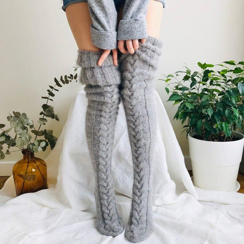 Les Chaussettes d'Hiver Tricotées Longues Montantes jusqu'au Genou