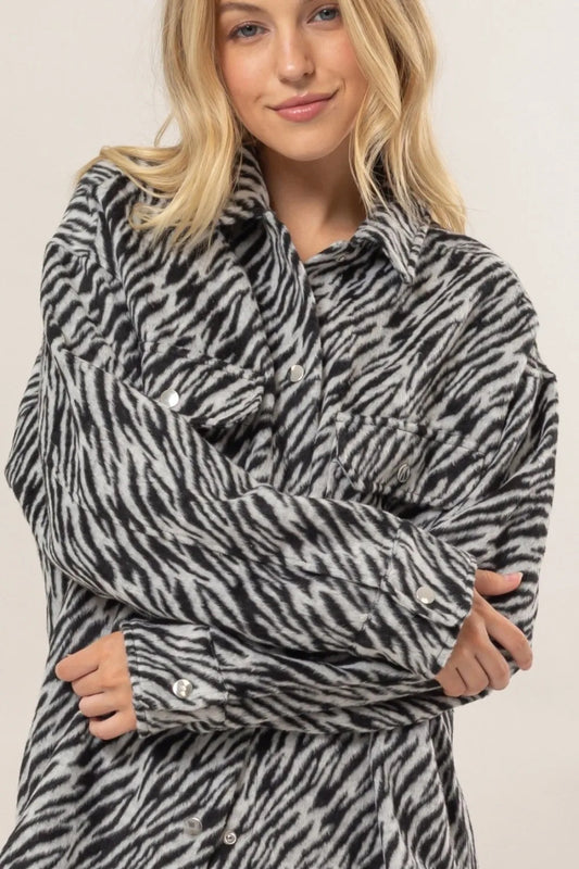 Camisa de manga larga con estampado de cebra de Hyfve con botones a presión