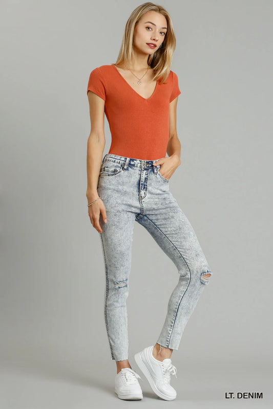 Shop Umgee 5-Pockets Distressed Detail Stretch Denim Skinny Jeans with Unfinished Hem - Women's Fashion | Akatonbo