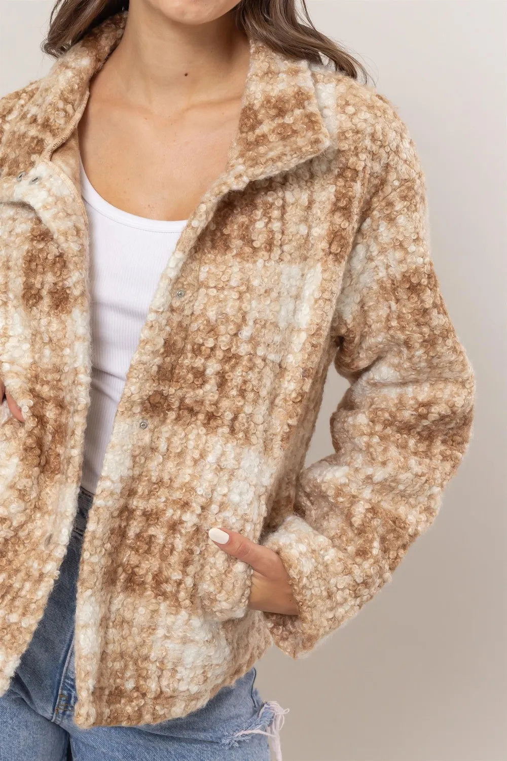 Chaqueta de bouclé a cuadros con cuello y bolsillos de Hyfve