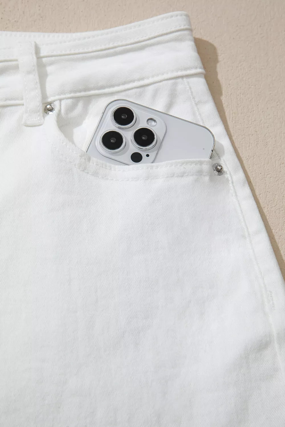 Shop Solid Color Loose Casual Jeans - Women's Fashion | Akatonbo