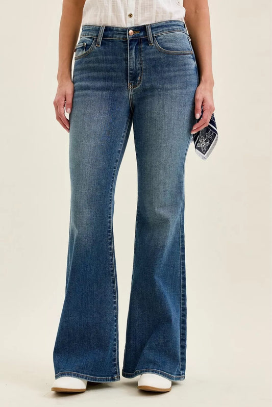 Shop Judy Blue Mid Rise Jaqueline Flare with Triple Needle Back Pkts and Bandana Loop - Women's Fashion | Akatonbo